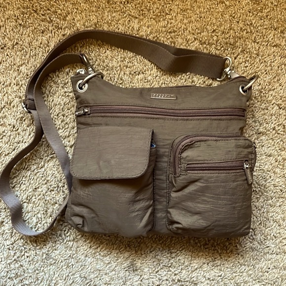 Baggallini crossbody dark tan bag